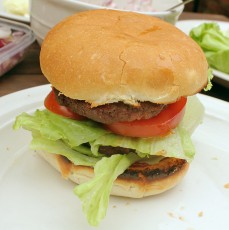 Grilovaný americký hamburger